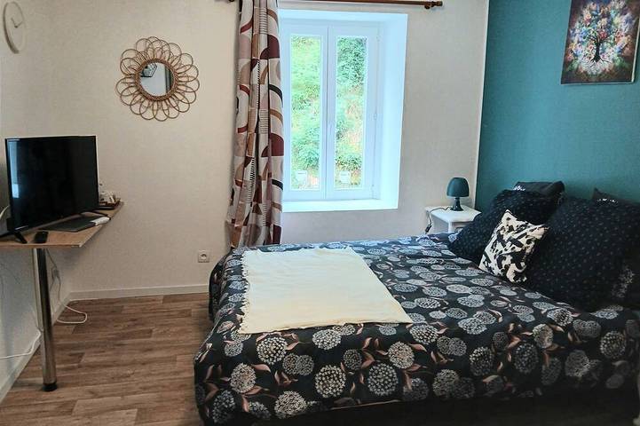 Chambre d’hôte pour 3 personnes, avec Jardin et Piscine à Saint-Nectaire
