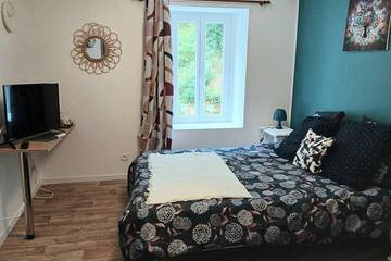 Chambre d’hôte pour 3 personnes, avec piscine et jardin à Saint-Nectaire