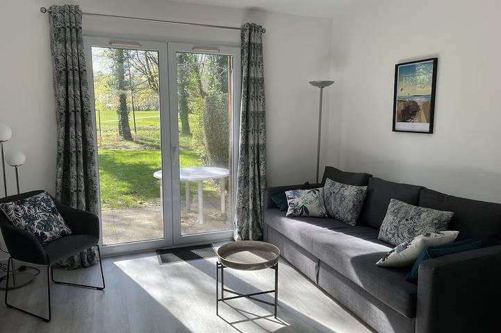 Maison de vacances pour 5 personnes, avec terrasse et jacuzzi ainsi que jardin et piscine - 1