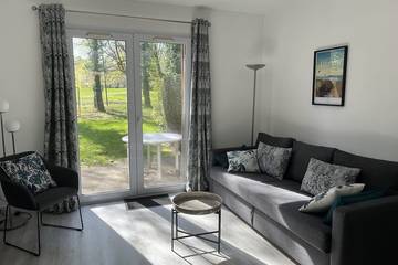 Gîte pour 5 personnes, avec piscine et jardin ainsi que terrasse et jacuzzi dans Golf Saint-Laurent