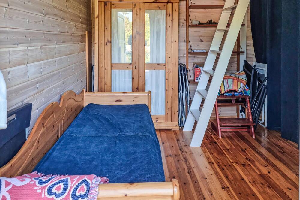 2 bedroom cozy home in Brekkestø in Lillesand 