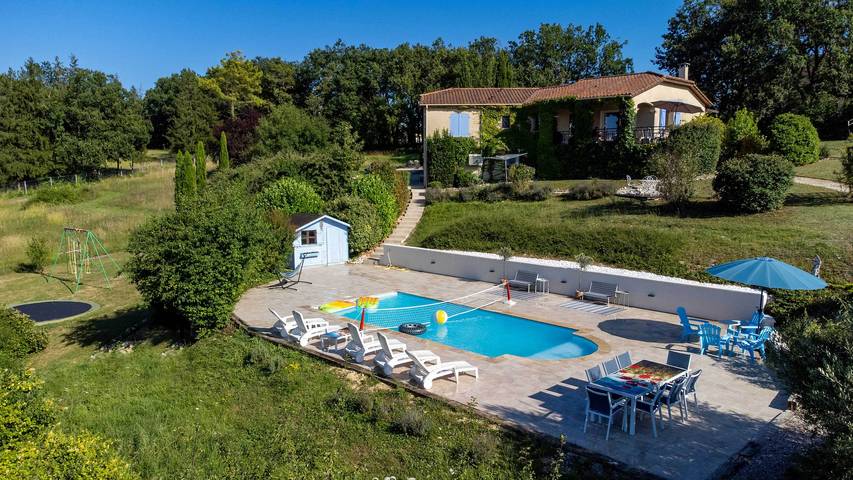 Gîte pour 7 personnes, avec piscine à Beaumont-du-Périgord