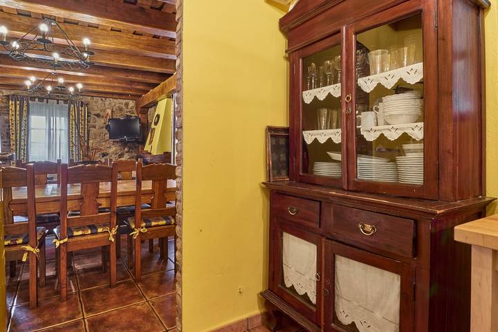 Ferienhaus 'La Venta Del Alma' mit Bergblick, privater Terrasse und Wlan in Robledo de Guzpeña, Prado de la Guzpeña