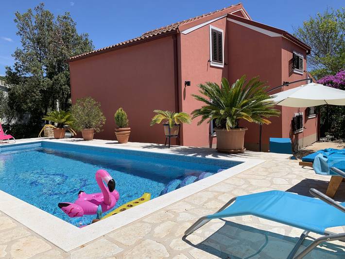 Villa pour 8 personnes, avec Piscine dans Šolta