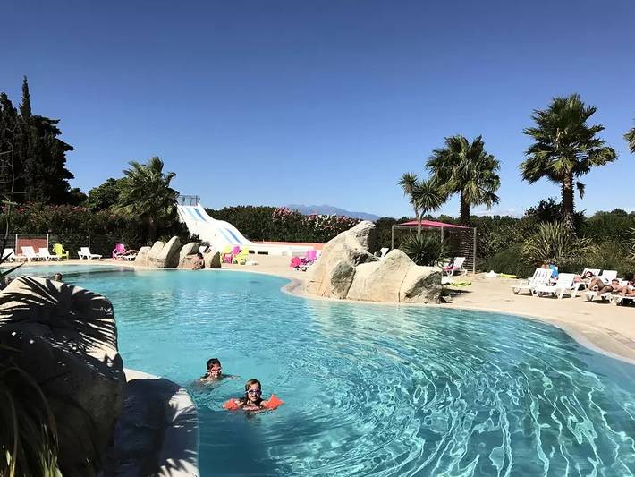 Gîte für 2 Personen, mit Terrasse und Pool