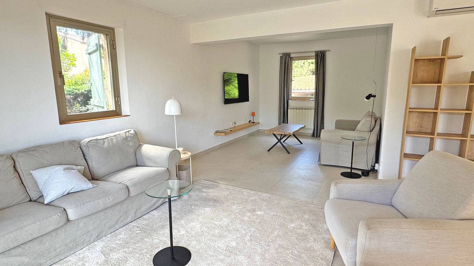 Entire holiday apartment, Apartment for 6people - Air conditioning - Litlle sea view - Wifi - Sainte Maxime in Sainte-Maxime, Draguignan region