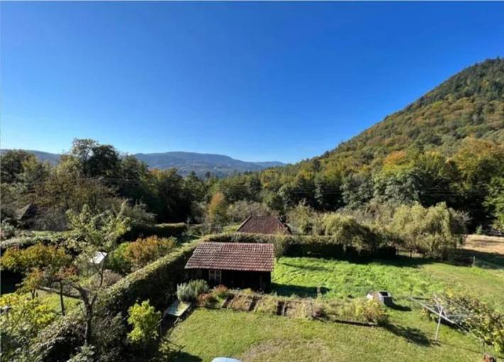 Gîte pour 4 personnes, avec vue et jardin à La Vancelle