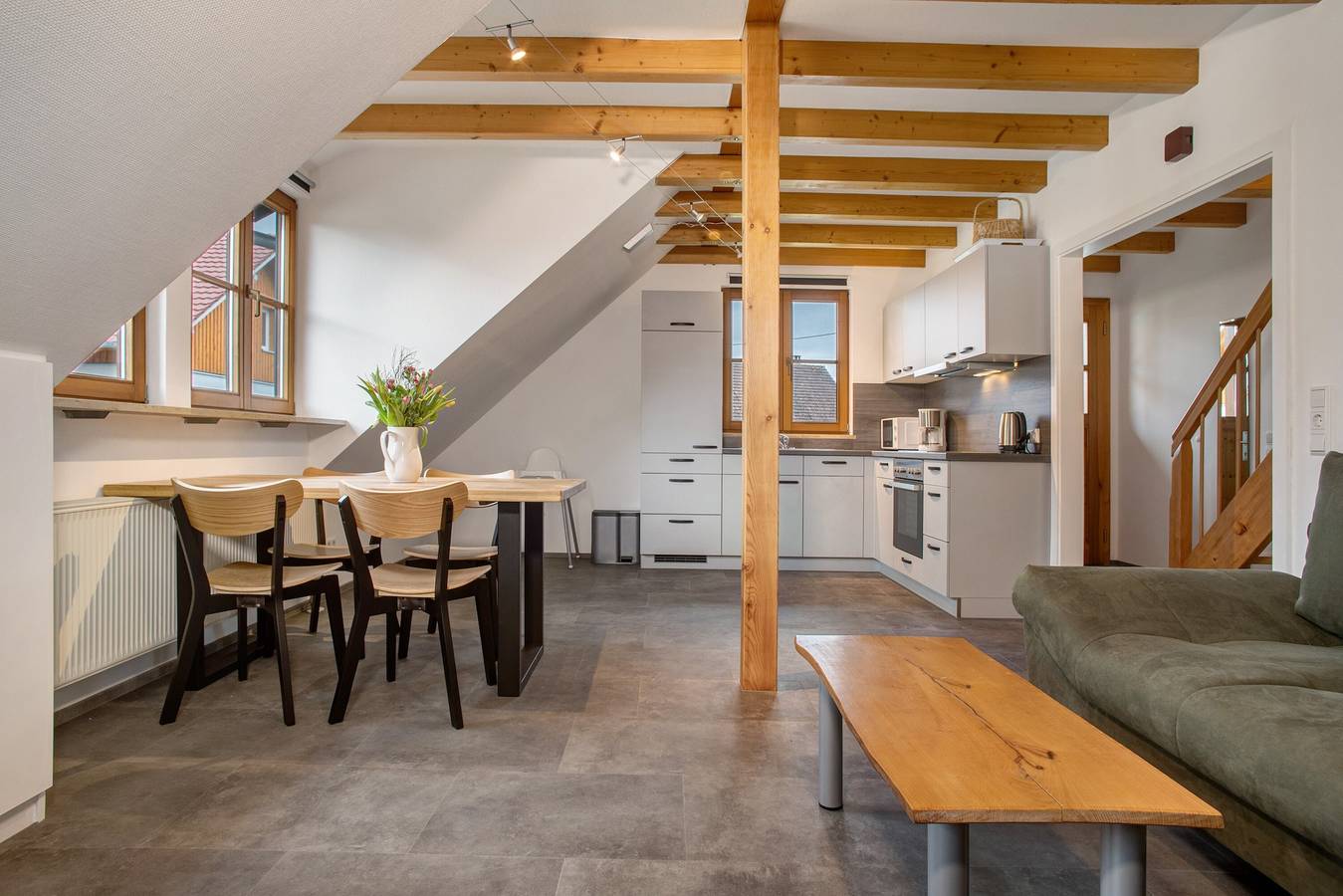 Ganze Wohnung, Ferienwohnung Apfel" mit Gemeinschaftsgarten, Balkon und Wlan in Kressbronn am Bodensee - Poppis, Kressbronn am Bodensee