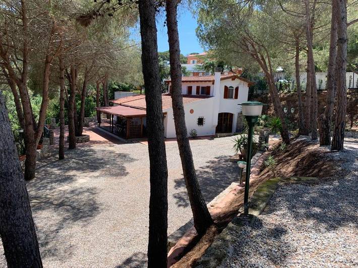 Appartamento vacanze per 4 persone, con giardino e terrazza sull' Isola d'Elba
