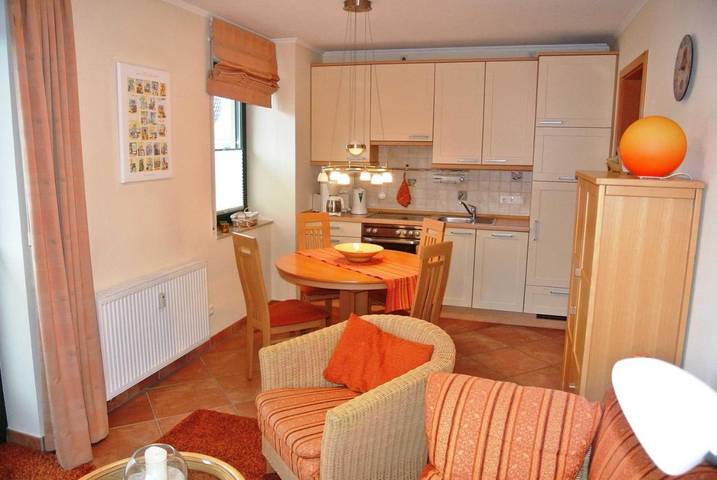 Villa für 4 Personen, mit Balkon