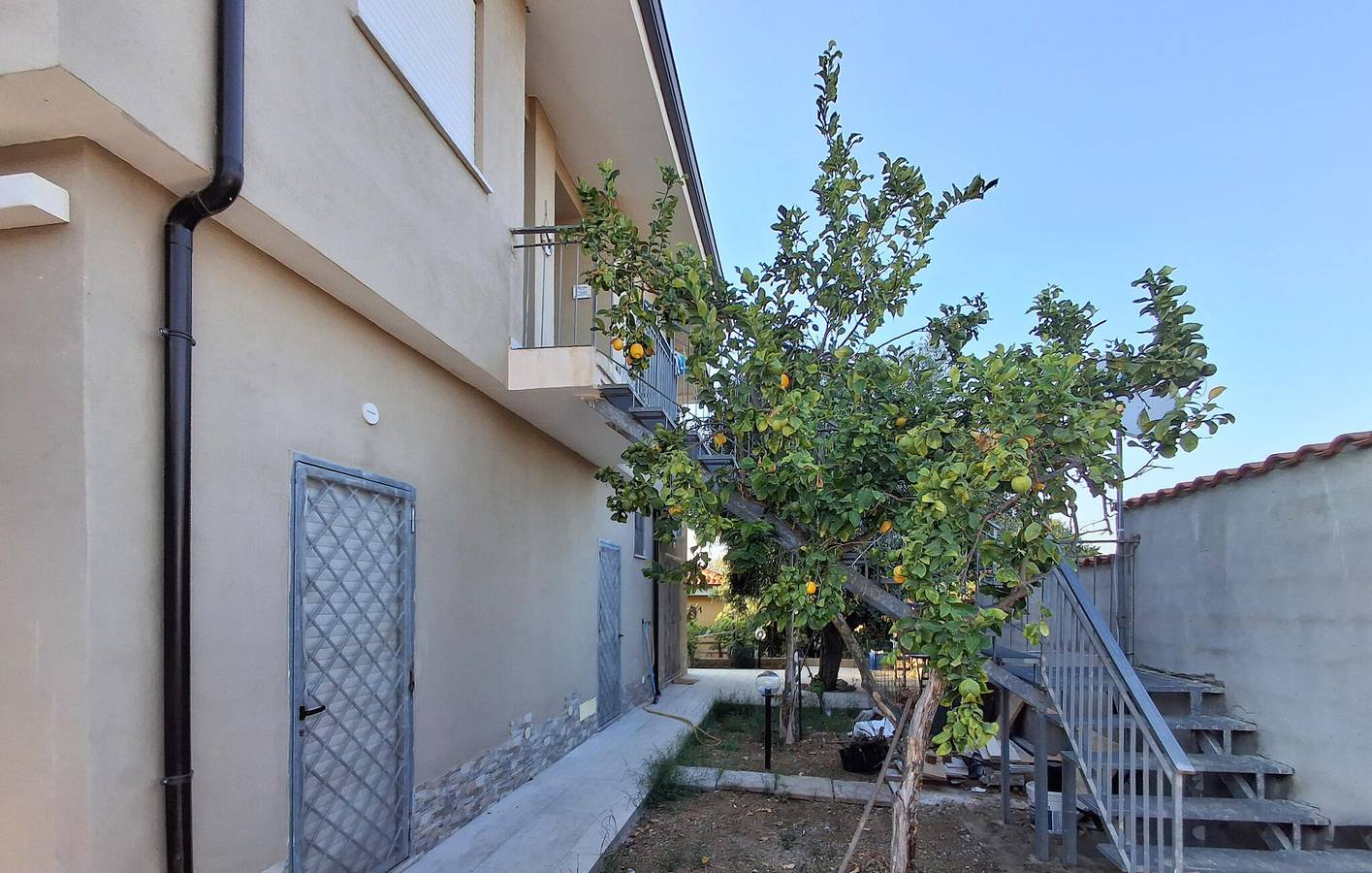 Ganze Ferienwohnung, Gemütliche Ferienwohnung mit Terrasse, WLAN und Parkplatz, 900 m vom Strand entfernt in Faro Capo Vaticano, Ricadi (gemeinde)