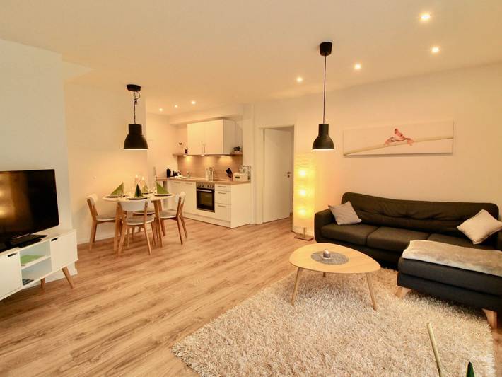Ferienwohnung für 3 Personen, mit Terrasse und Garten in Hartheim