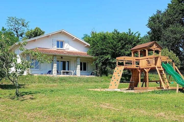 Location de vacances pour 6 personnes, animaux acceptés à Laurède