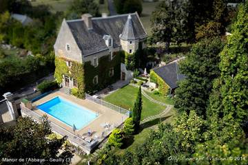 Cottage pour 3 personnes, avec jardin et vue ainsi que piscine et terrasse à Seuilly