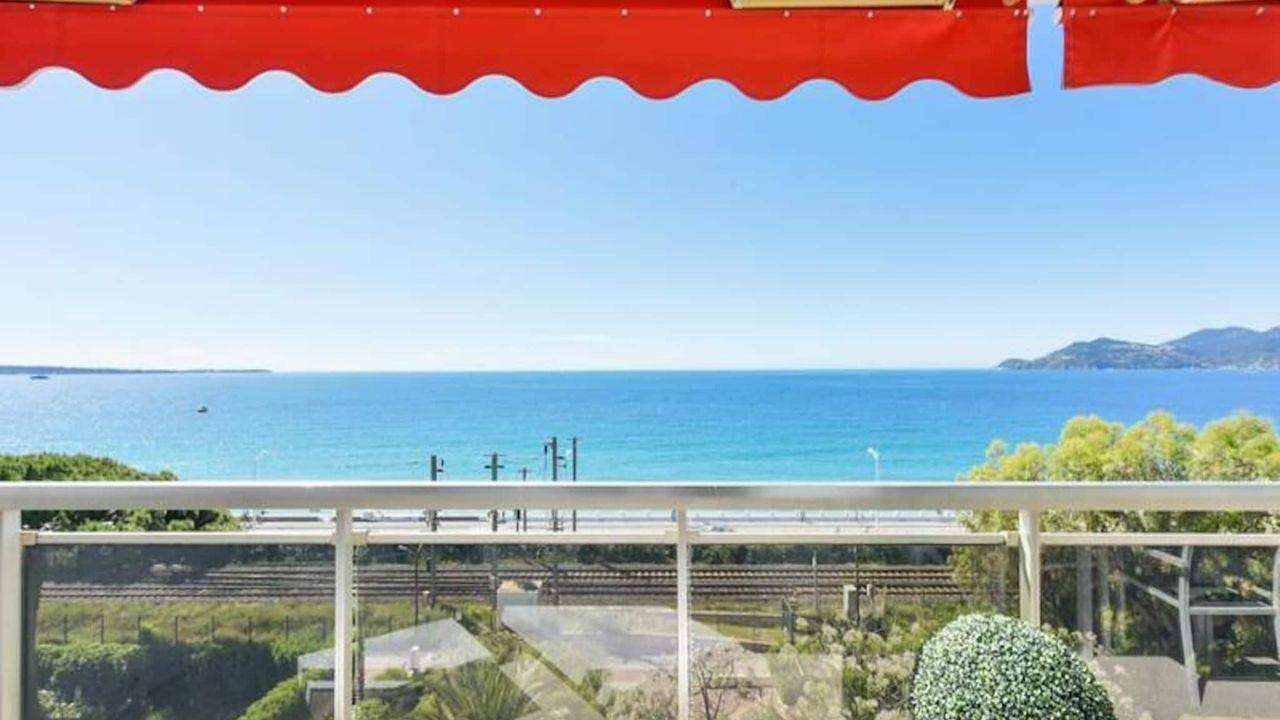 Appartement De Vacances pour 5 Personnes dans Cannes La Bocca, Cannes