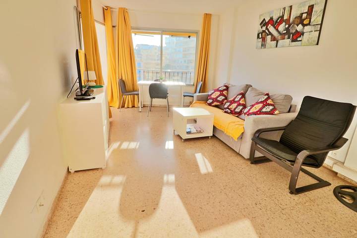 Ganze Wohnung, Beachfront Apartment Ronda 4J in Los Boliches, Fuengirola