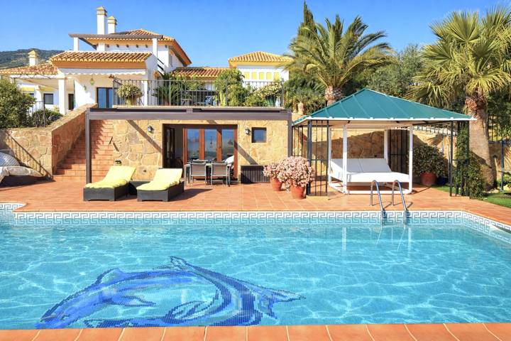 Chalet para 7 personas, con sauna además de jardín y jacuzzi, Se admiten mascotas en Antequera