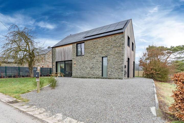 Location de vacances pour 8 personnes, avec jardin dans Champlon - 2