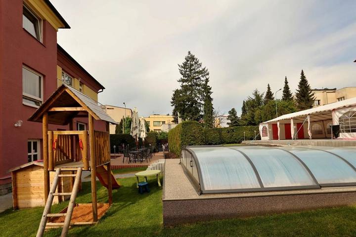 Hôtel pour 2 personnes, avec piscine ainsi que jardin et terrasse, adapté aux familles à Domažlice - 3