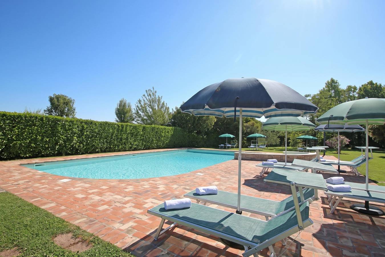 Ganze Wohnung, Cosy House Serena- park & shared pool in Puegnago sul Garda, Gardasee-Berge