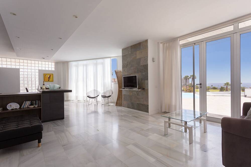 Entire apartment, Amarila Golf Villas - Unit 3 - lovely 2 bed with stunning views, air con & wi-fi in Las Adelfas, Amarilla Golf
