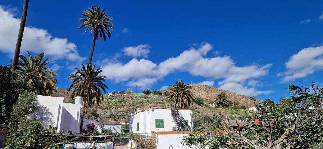 Casa rural para 4 personas, con Balcón y Jacuzzi además de Terraza y Jardín en Santa Lucía de Tirajana