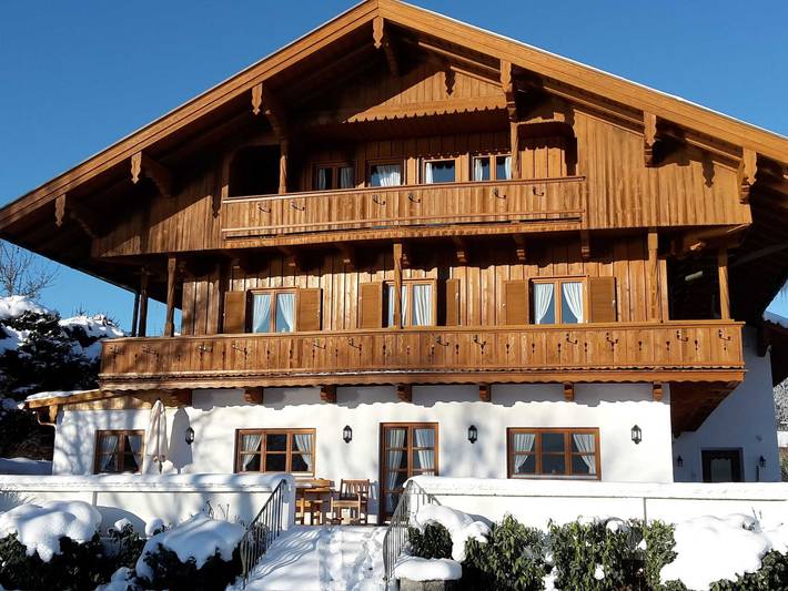 Ferienwohnung für 2 Personen, mit Garten und Balkon sowie Ausblick und Seeblick am Tegernsee