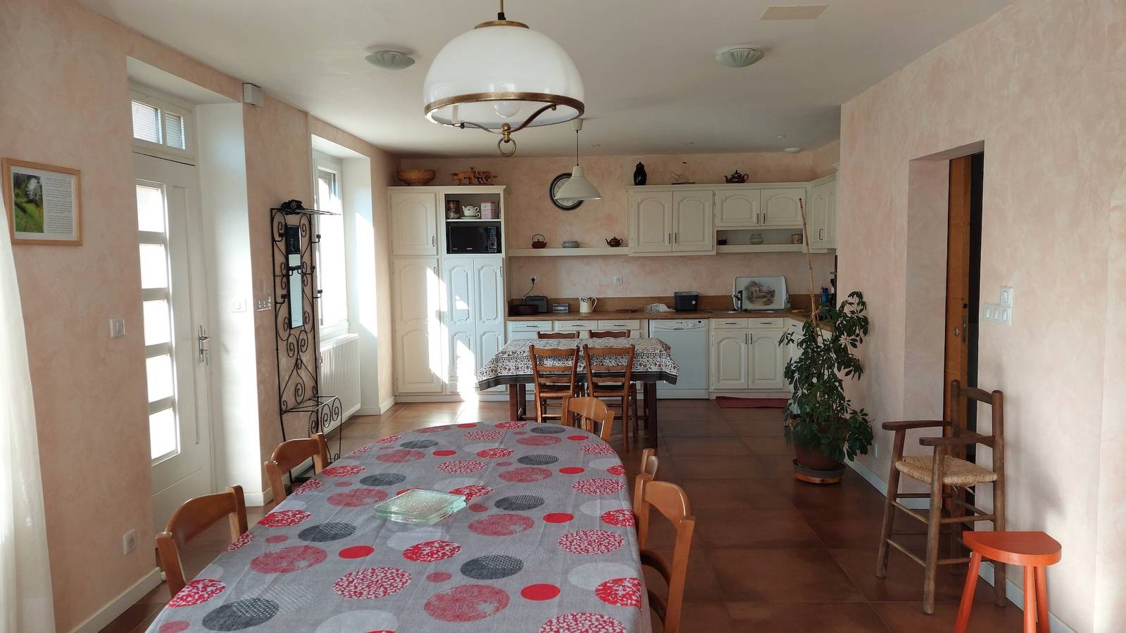Gîte du Mansois : terrasse privée, jardin et balcon pour 6 personnes in Clairvaux-d'Aveyron, Aveyron
