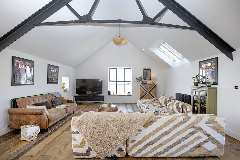 Berry Barn is a tranquil haven nestled in an Area of Outstanding Natural Beauty in Hartland, Hartland Devon Heritage Coast