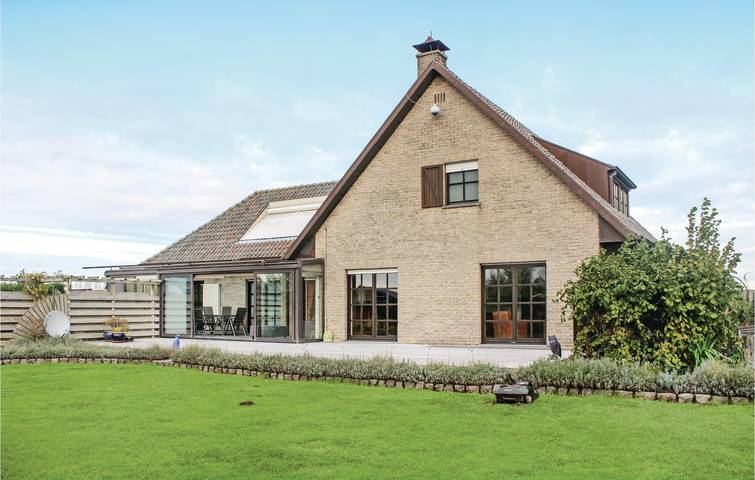 Ferienhaus für 9 Personen, mit Terrasse und Garten in Groede