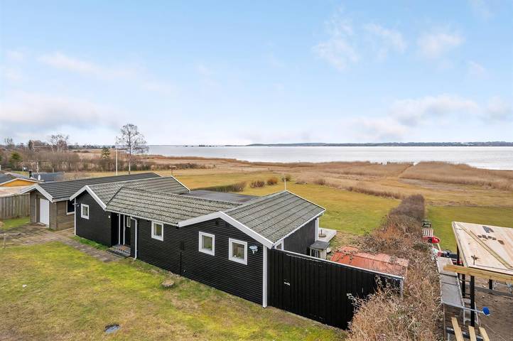 Ferieudlejning for 6 personer, med have i Holbæk