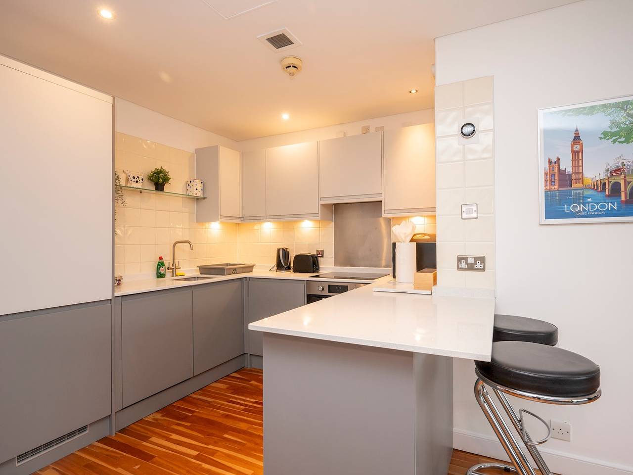 Ganze Wohnung, Bright Spacious Flat in Central London | Sleeps 6 - Pass the Keys in Islington, London