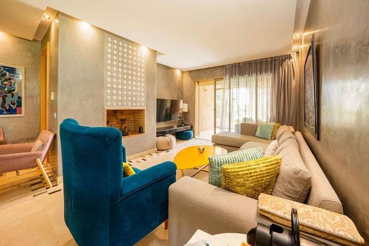 Appartement de vacances pour 5 personnes, avec terrasse et piscine ainsi que vue et jardin, animaux acceptés à Marrakech