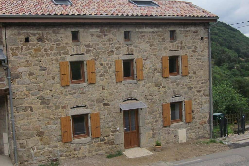 Three-Bedroom House in Vocance, Région de Tournon-sur-Rhône