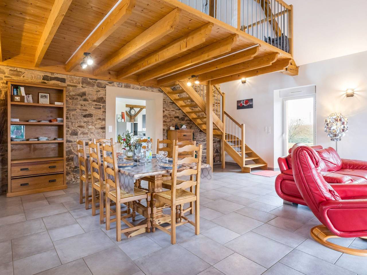 Gîte familial au calme avec étang privé, proche Nantes, jardin, activités, et accès Pmr in Nort-sur-Erdre, Région de Châteaubriant