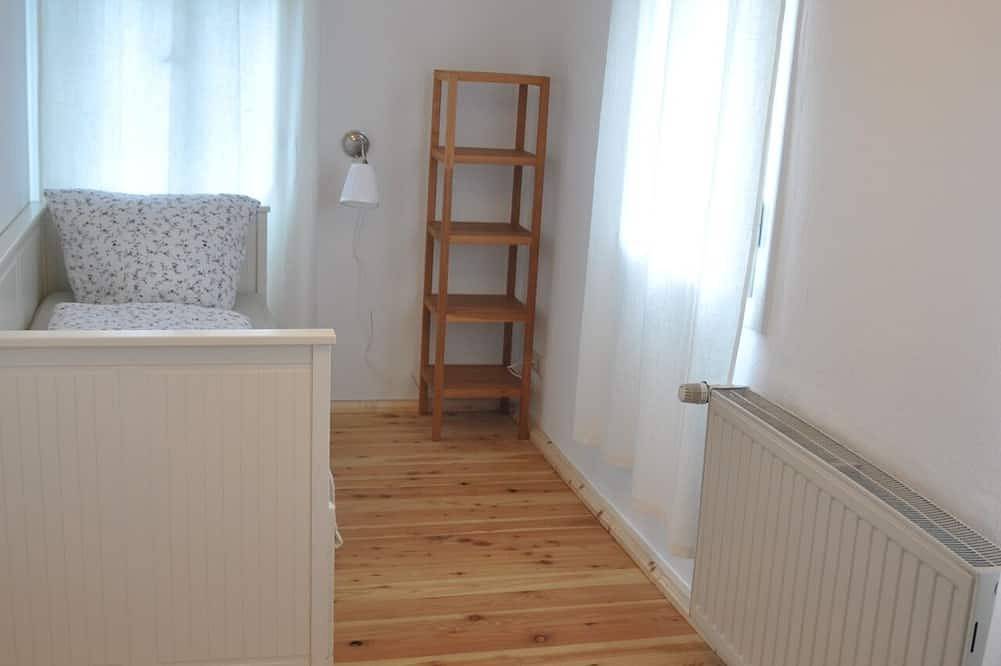 Ganze Wohnung, Am Elberadweg: Familienwohnung in Loschwitz, Dresden