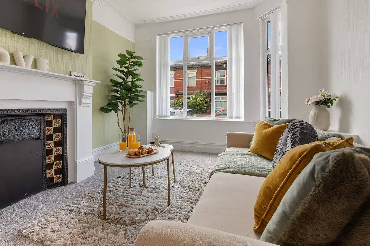 Family - Sleeps 6 - Garden - Parking in Manchester, Greater Manchester