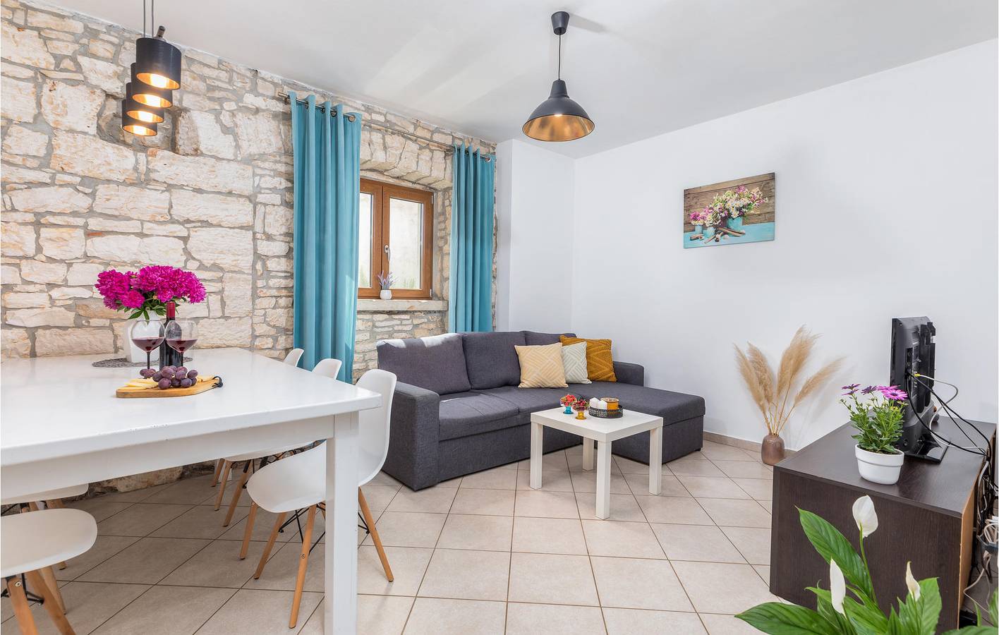 Charmante 70 m² große Wohnung mit Pool, Terrasse und WLAN in der Nähe von Sehenswürdigkeiten in Režanci, Svetvinčenat