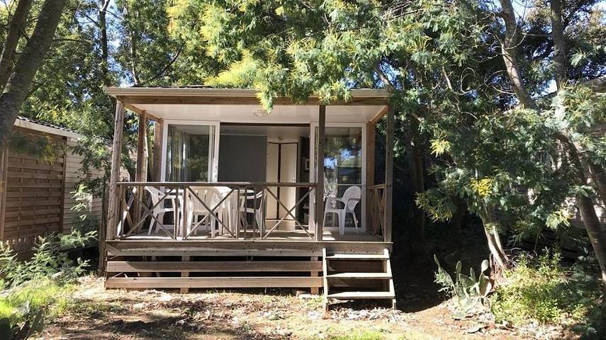 Camping pour 2 personnes, avec vue ainsi que terrasse et piscine à Ramatuelle - 3