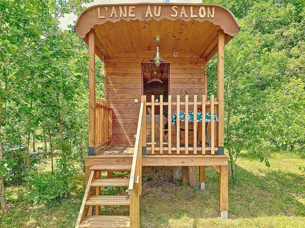 Roulotte l'âne au salon en armagnac, en pleine nature in Lauraët, Gers