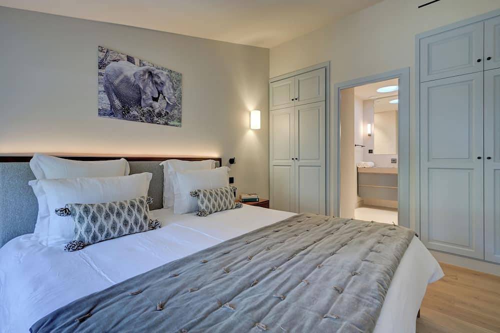 Charming country house in Entrecasteaux, 200 m from the village-Private pool-9 persons in Entrecasteaux, Brignoles region