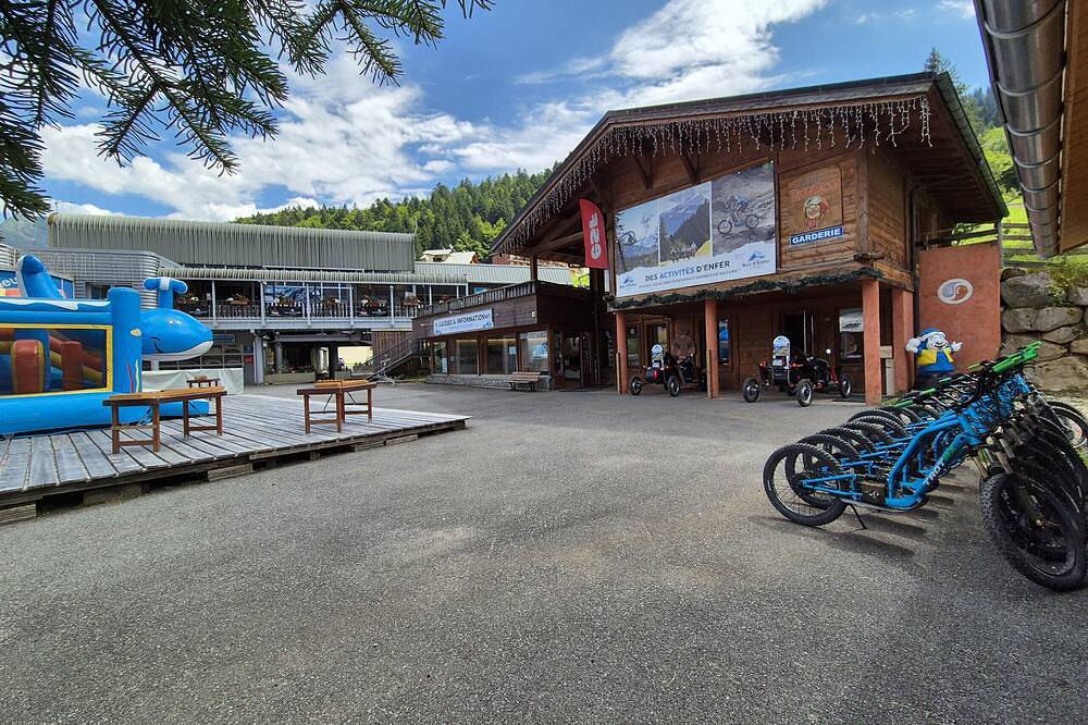 Geheel appartement, Flat Orée 32B - Montriond - Sleeps 4 - Mountain view - Close to ski lifts in Montriond, Les Portes du Soleil