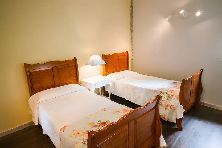 Ganze Wohnung, Ferienwohnung 'Usko 2' mit Bergblick, privatem Pool und Wi-Fi in Lezama (Alava), Amurrio
