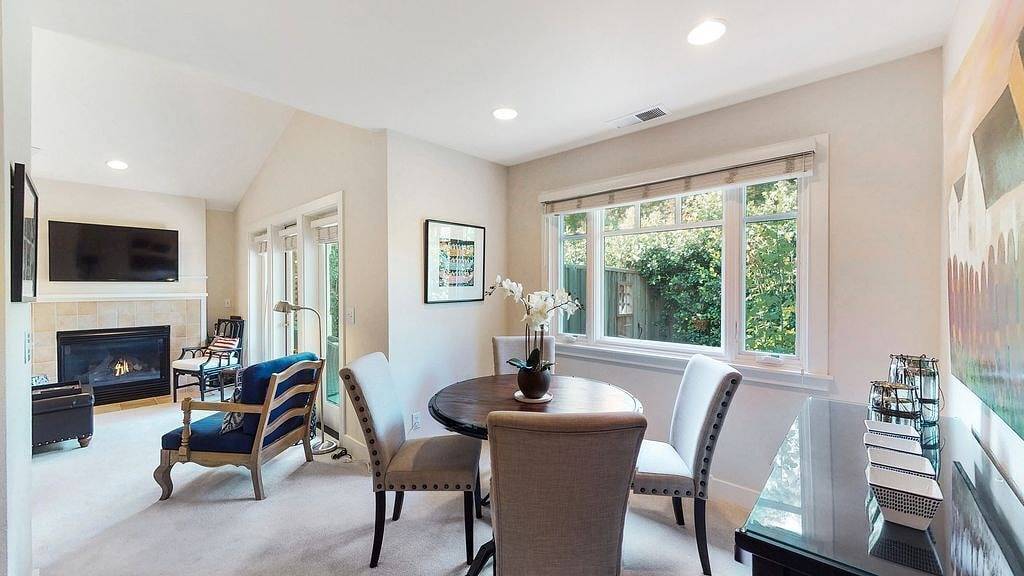 Jane Sonoma Cottage in Sonoma, California North Coast