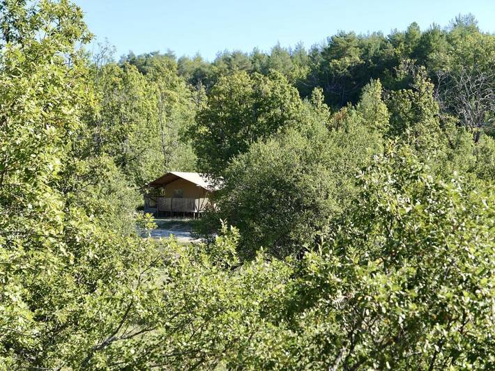 Chalet pour 6 personnes, avec Terrasse ainsi que Jardin et Piscine