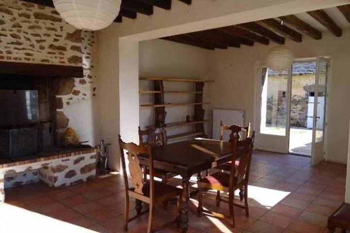 Gîte pour 8 personnes, avec jardin à La Bazoge - 3