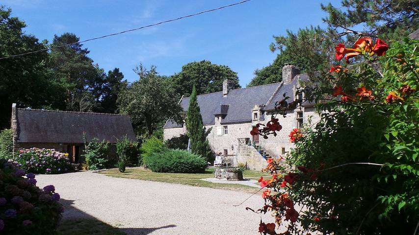 Gîte pour 10 personnes, avec terrasse et jardin à Languidic