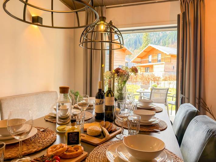 Ganze Wohnung, Stilvolles Apartment mit Bergblick an einem See in Afritz am See, Villach-Land