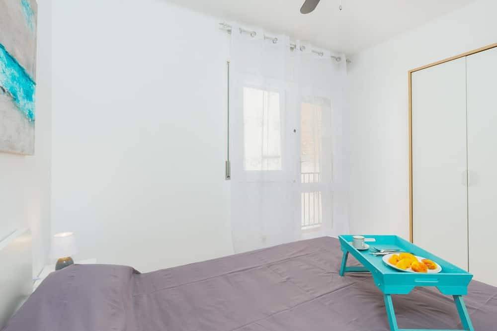 Apartamento entero, 20km from Barcelona 5-10 min.walk from beach/train. matarolux10 in Mataró, Costa del Maresme