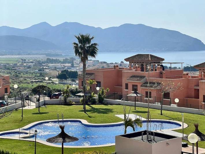 Apartamento de vacaciones para 6 personas, con balcón además de vistas y piscina - 1